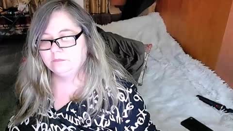 Snapshot of tviks chatting on 02.12.25 Lana online show from 02.12.25