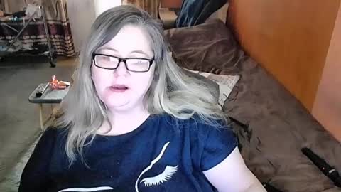 Snapshot of tviks chatting on 02.15.25 Lana online show from 02.15.25