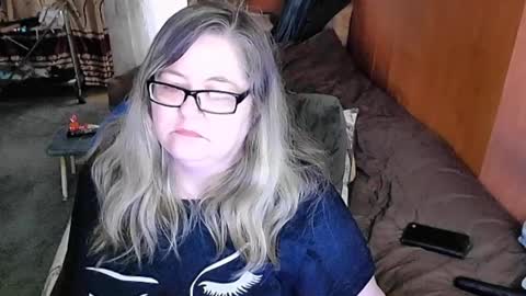 Snapshot of tviks chatting on 02.16.25 Lana online show from 02.16.25