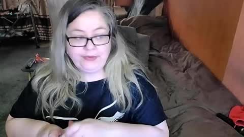 Snapshot of tviks chatting on 02.17.25 Lana online show from 02.17.25