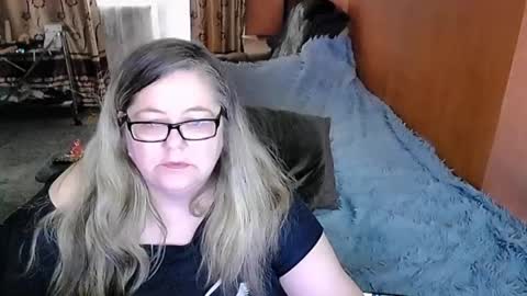 Snapshot of tviks chatting on 02.28.25 Lana online show from 02.28.25