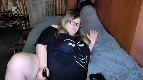 Snapshot of tviks chatting on 02.28.25 Lana online show from 02.28.25