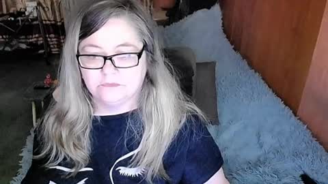 Snapshot of tviks chatting on 03.02.25 Lana online show from 03.02.25