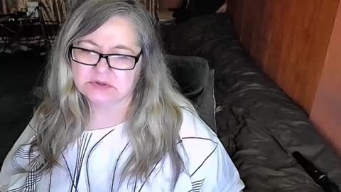 Snapshot of tviks chatting on 03.03.25 Lana online show from 03.03.25