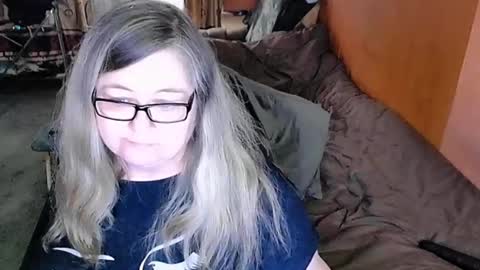 Snapshot of tviks chatting on 03.05.25 Lana online show from 03.05.25