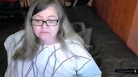 Snapshot of tviks chatting on 03.10.25 Lana online show from 03.10.25