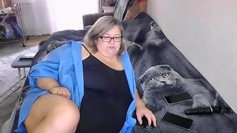 Snapshot of tviks chatting on 09.13.25 Lana online show from 09.13.25