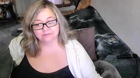 Snapshot of tviks chatting on 09.15.25 Lana online show from 09.15.25