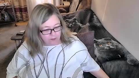 Snapshot of tviks chatting on 10.19.25 Lana online show from 10.19.25