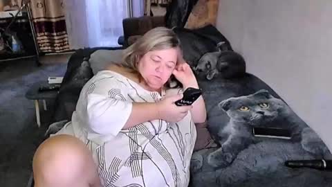 Snapshot of tviks chatting on 10.26.25 Lana online show from 10.26.25