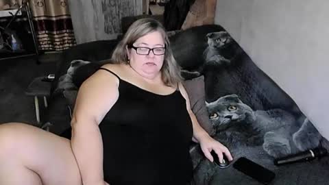 Snapshot of tviks chatting on 10.30.25 Lana online show from 10.30.25