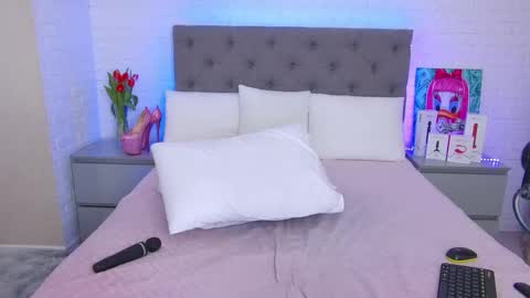 Hallie online show from 03.07.25