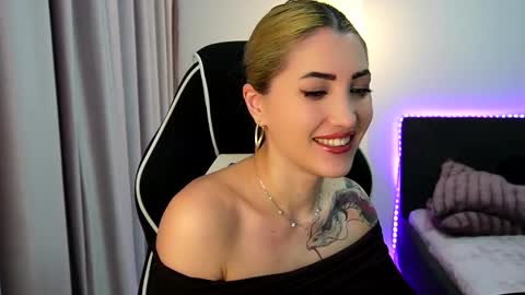 Snapshot of tweety_twist chatting on 02.17.26 MayCarrey online show from 02.17.26