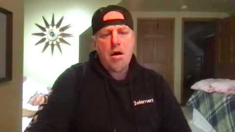 Snapshot of twiinsoul chatting on 12.18.24 twiinsoul online show from 12.18.24