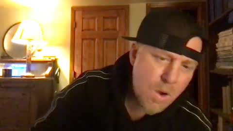 Snapshot of twiinsoul chatting on 12.22.24 twiinsoul online show from 12.22.24