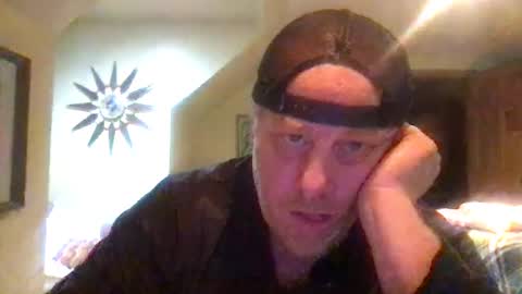 Snapshot of twiinsoul chatting on 12.27.24 twiinsoul online show from 12.27.24