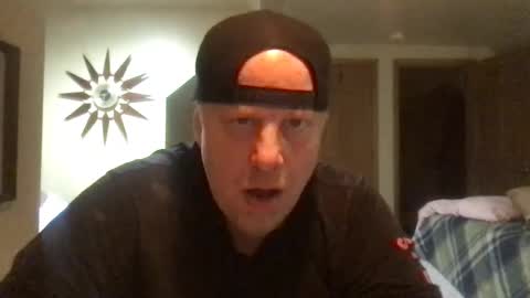 Snapshot of twiinsoul chatting on 12.28.24 twiinsoul online show from 12.28.24