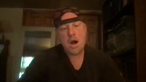 Snapshot of twiinsoul chatting on 10.02.25 twiinsoul online show from 10.02.25