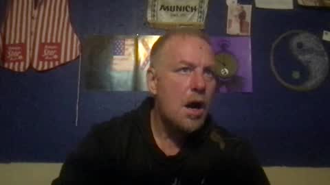 Snapshot of twiinsoul chatting on 10.08.25 twiinsoul online show from 10.08.25