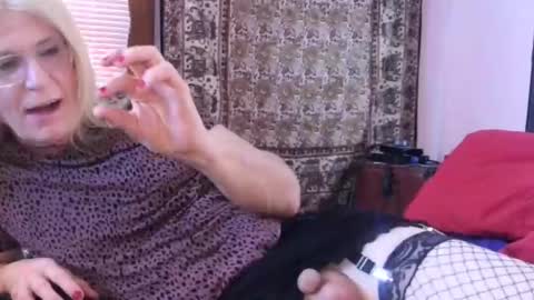 Snapshot of twin53 chatting on 12.14.25 Kitten online show from 12.14.25