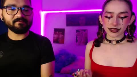 TwinFlamesXX online show from 09.18.25