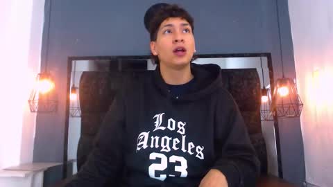 Snapshot of twink_bunny chatting on 03.25.26 samu online show from 03.25.26