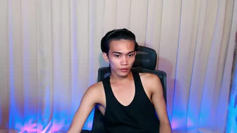Snapshot of twink_clint chatting on 02.21.25 twink_clint online show from 02.21.25