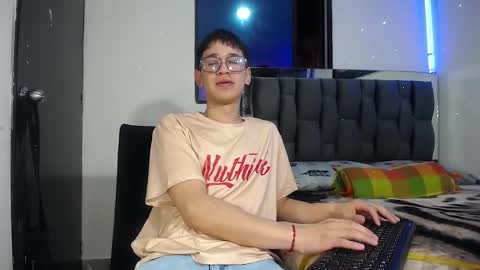 Snapshot of twink_daren chatting on 01.31.25 Mr Daren online show from 01.31.25