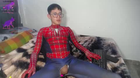 Snapshot of twink_daren chatting on 02.01.25 Mr Daren online show from 02.01.25