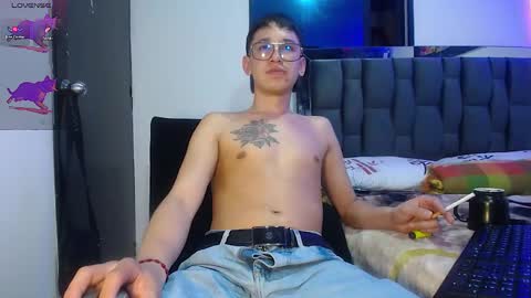 Snapshot of twink_daren chatting on 02.18.25 Mr Daren online show from 02.18.25