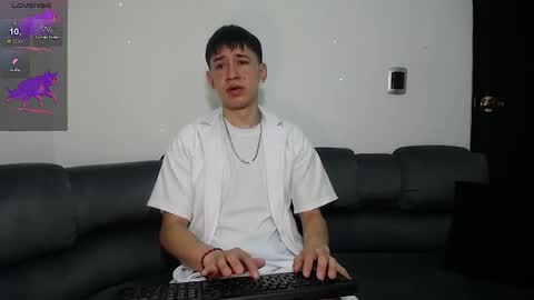 Snapshot of twink_daren chatting on 03.09.25 Mr Daren online show from 03.09.25