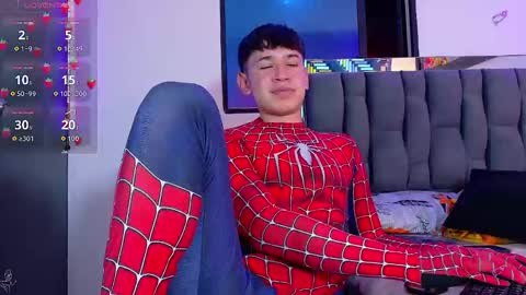Snapshot of twink_daren chatting on 09.12.25 Mr Daren online show from 09.12.25
