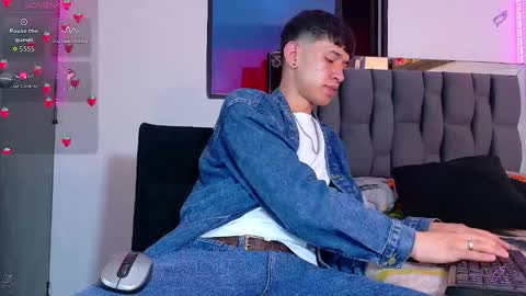Snapshot of twink_daren chatting on 09.13.25 Mr Daren online show from 09.13.25