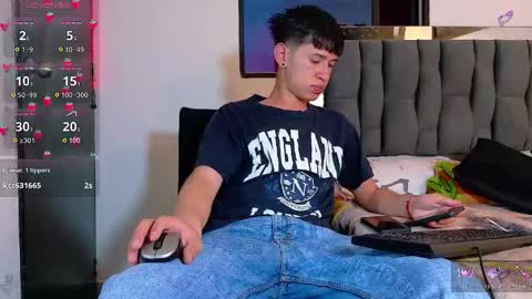 Snapshot of twink_daren chatting on 09.27.25 Mr Daren online show from 09.27.25