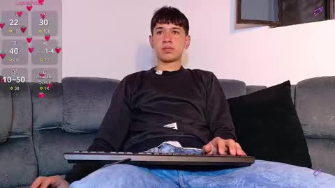 Snapshot of twink_daren chatting on 10.02.25 Mr Daren online show from 10.02.25
