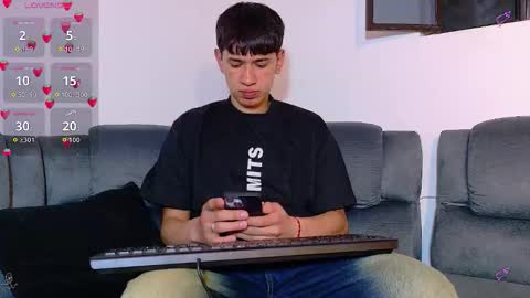 Snapshot of twink_daren chatting on 10.04.25 Mr Daren online show from 10.04.25