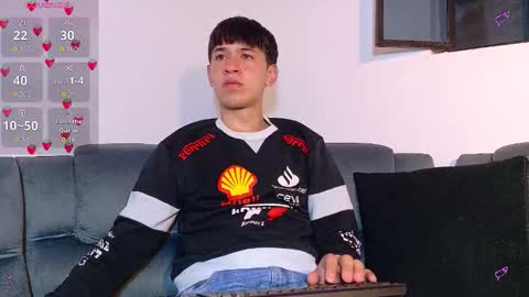 Snapshot of twink_daren chatting on 10.15.25 Mr Daren online show from 10.15.25
