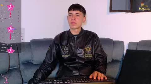 Snapshot of twink_daren chatting on 10.21.25 Mr Daren online show from 10.21.25