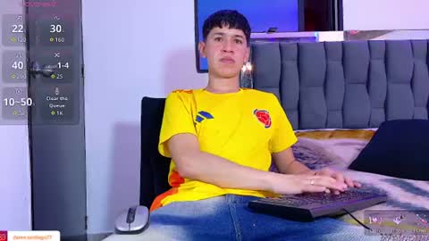 Snapshot of twink_daren chatting on 06.17.26 Mr Daren online show from 06.17.26
