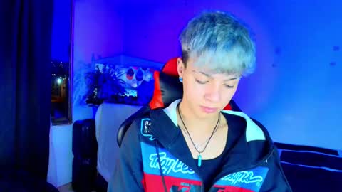 Snapshot of twink_sebas_ chatting on 11.28.25 Bad boy sebastian online show from 11.28.25