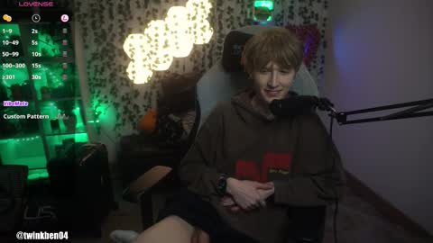 Snapshot of twinkben04 chatting on 10.08.25 Ben online show from 10.08.25