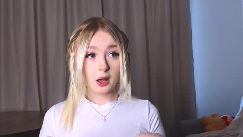 twinklefluff online show from 02.04.26