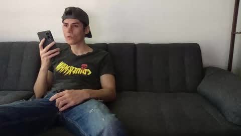 Snapshot of twinksguys360 chatting on 01.09.26 Derrick online show from 01.09.26