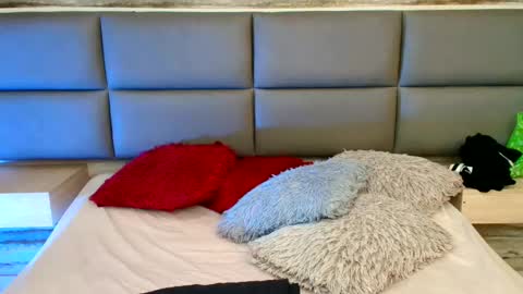 Snapshot of twinslovers_ chatting on 11.02.25 twinslovers_ online show from 11.02.25