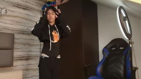 Snapshot of twinslovers_ chatting on 02.06.26 twinslovers_ online show from 02.06.26