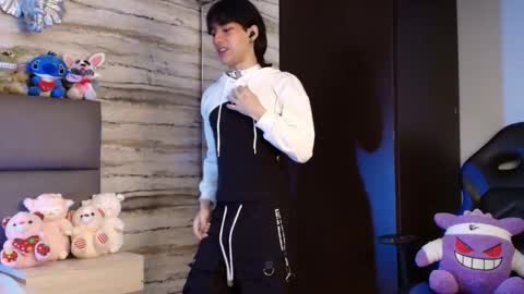 Snapshot of twinslovers_ chatting on 02.11.26 twinslovers_ online show from 02.11.26