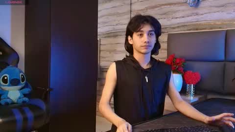 Snapshot of twinslovers_ chatting on 02.19.26 twinslovers_ online show from 02.19.26