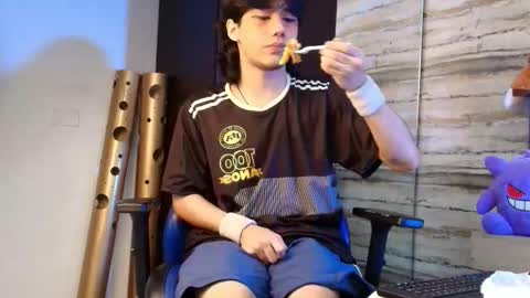 Snapshot of twinslovers_ chatting on 03.12.26 twinslovers_ online show from 03.12.26