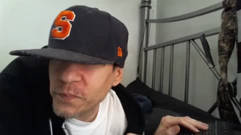 Snapshot of twistedvanilla chatting on 12.14.24 twistedvanilla online show from 12.14.24