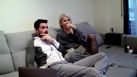 two_hot_to_handle online show from 01.06.26